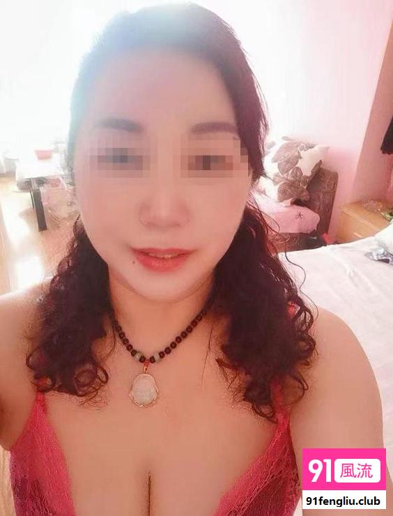 大胸大屁股熟女